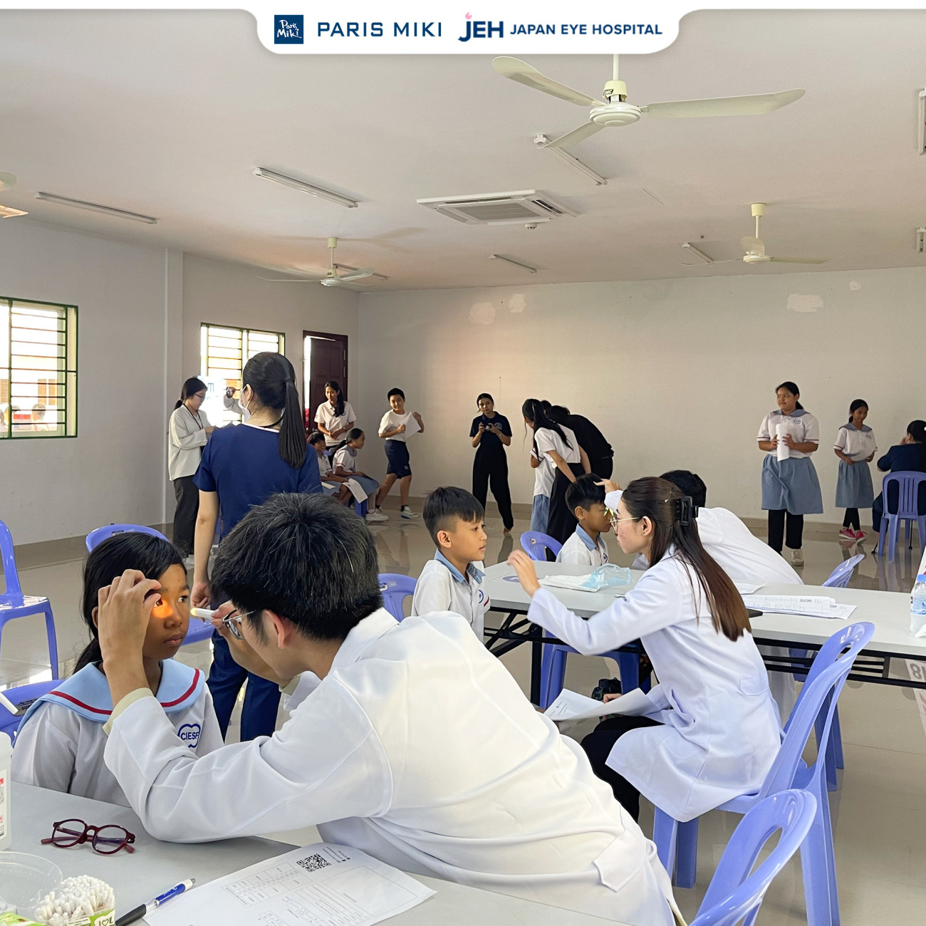 សកម្មភាពខ្លះៗ អំពីការពិនិត្យភ្នែកជូនកុមារនៅសាលា  JICLA ​